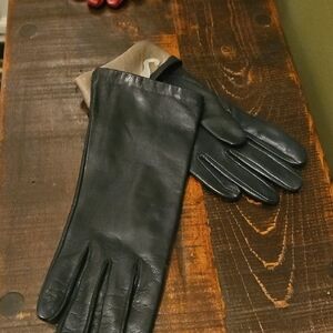 Isotoner Black Leather Gloves